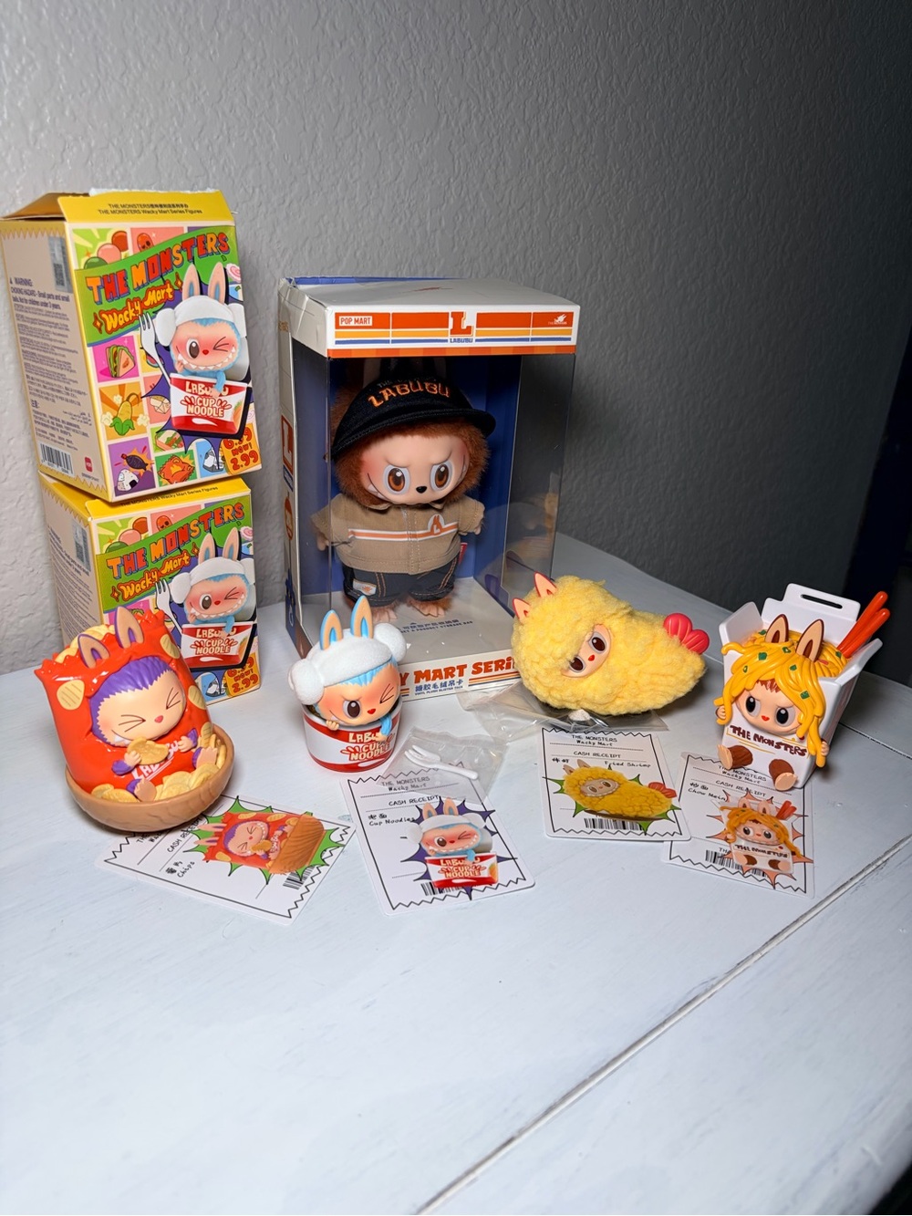 Labubu Wacky Mart Series Plush Doll and 4 figurines